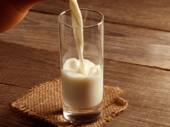 Яке молоко краще для дитини – коров’яче чи козяче?