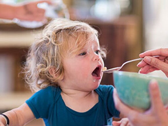 Як дізнатися, чи достатньо харчування отримує дитина?
