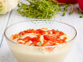 Крем-суп з цвітної капусти з червоним перцем