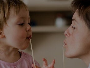 Як привчити дитину до спільного столу Як привчити дитину до спільного столу