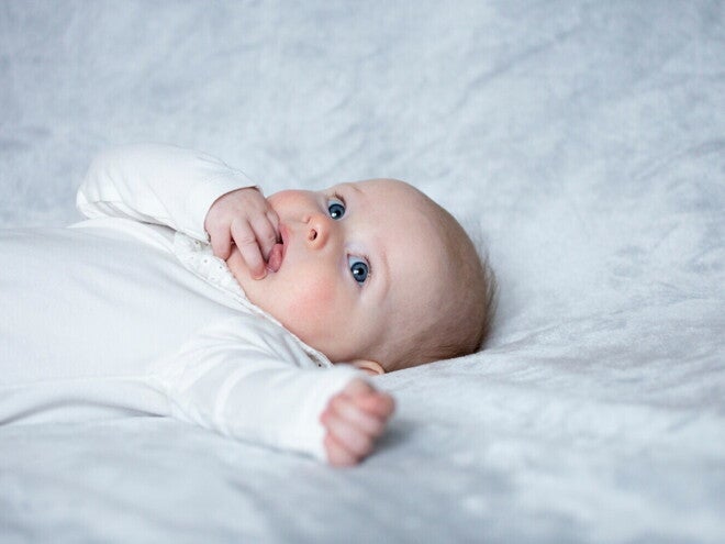 Алергія на білок коров'ячого молока у дітей: ознаки та що важливо знати батькам