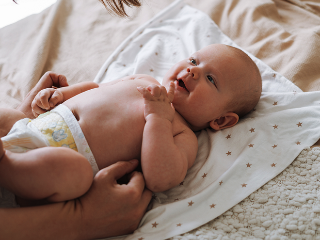 Як пеленати дитину: покрокова інструкція для новонароджених